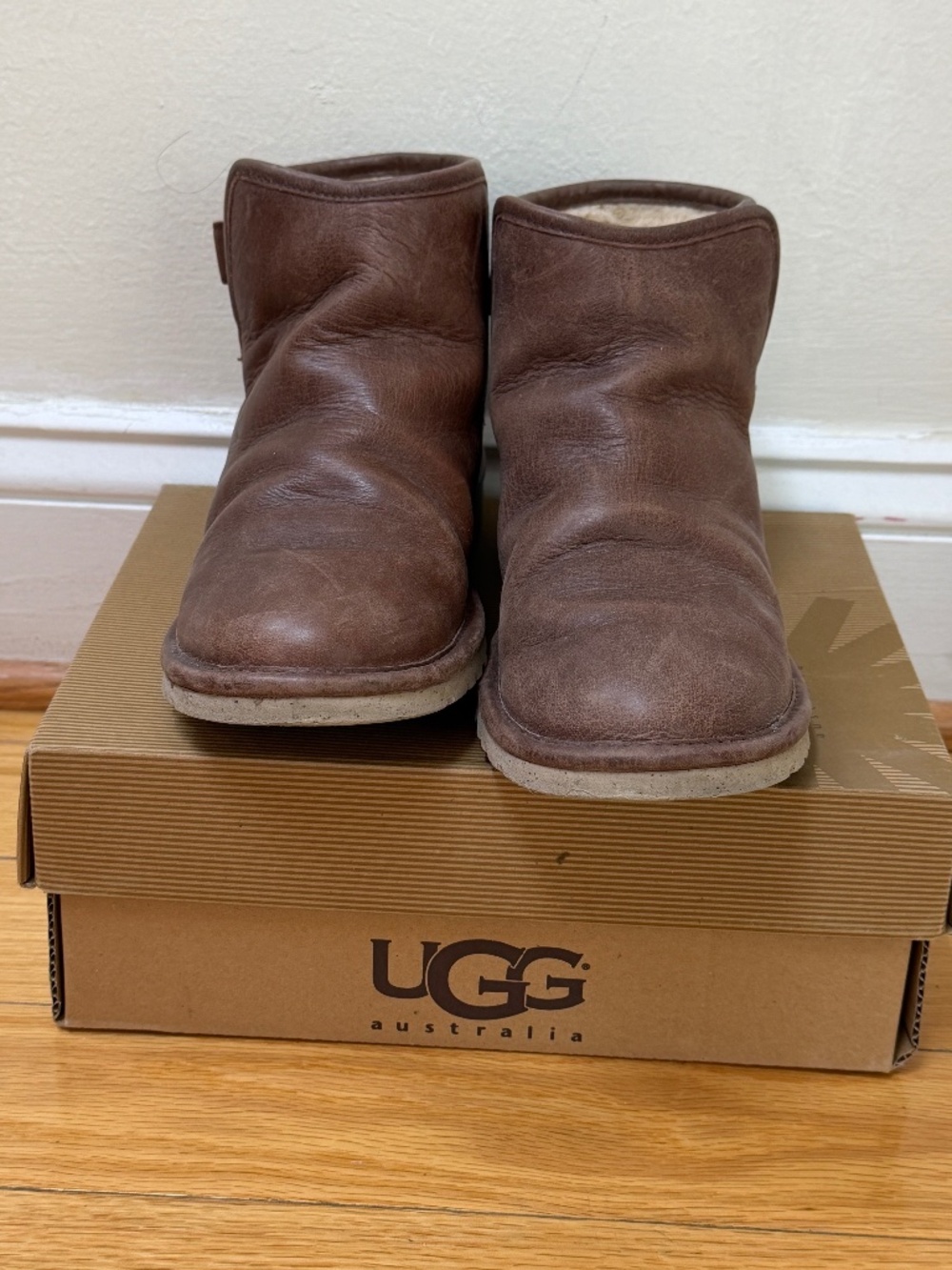 UGG Leather Brown Boots (Women 6)